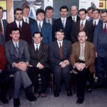 Andrzej Bochenek z zespołem w roku 1996, siedzą od lewej: M. Krejca, M. Wites, J. Skiba, A. Bochenek, J. Skalski